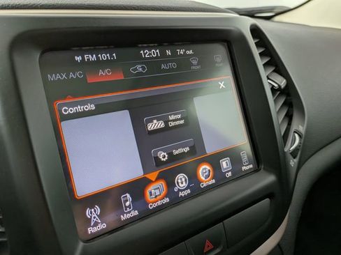 Used 2016 Jeep Cherokee 75th Anniversary AWD/4WD image 7