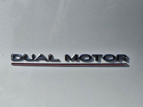 Used 2023 Tesla Model Y Performance AWD/4WD image 32