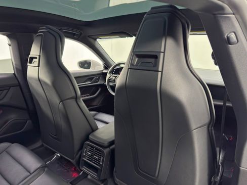 Used 2023 Porsche Taycan w/ Premium Package image 36