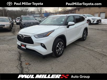 Used 2023 Toyota Highlander XLE