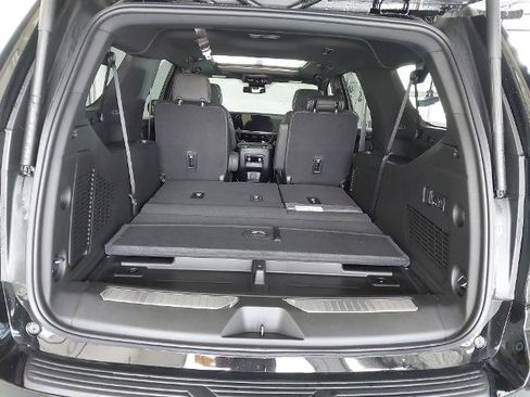 New 2026 Chevrolet Suburban Premier w/ Sun And Tow Package AWD/4WD image 27