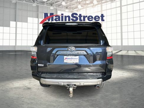 Used 2023 Toyota 4Runner TRD Off-Road Premium w/ Moonroof Package AWD/4WD image 4
