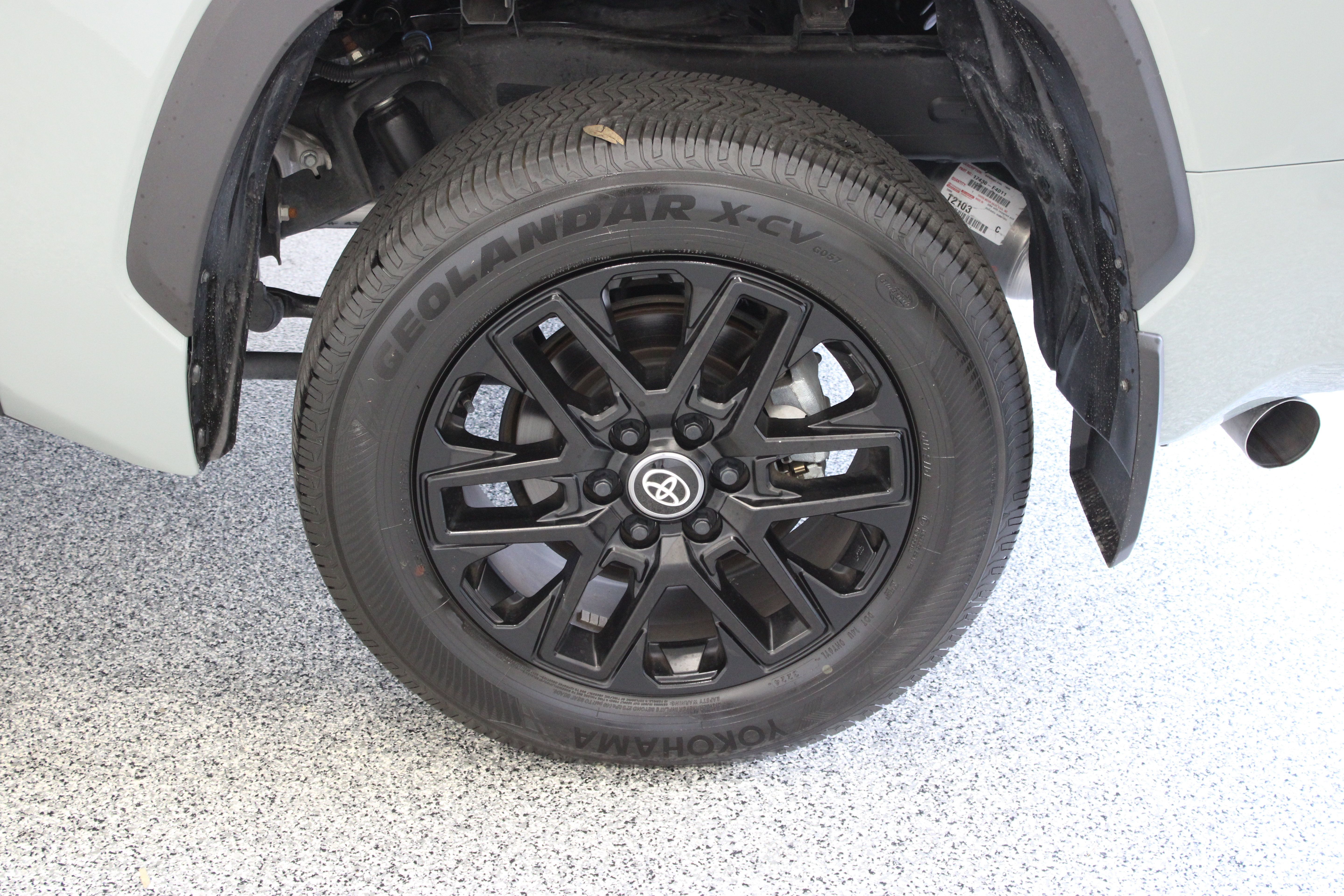 Used 2025 Toyota Tundra Limited AWD/4WD image 11