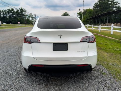 Used 2023 Tesla Model Y Long Range AWD/4WD image 6