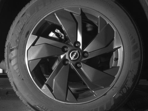Used 2025 Nissan Rogue SV AWD/4WD image 15