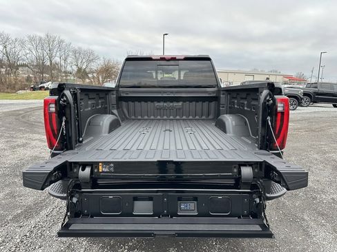 Used 2025 GMC Sierra 3500 Denali Ultimate image 7