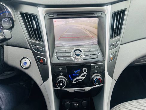 Used 2012 Hyundai Sonata SE w/ Navigation & Sunroof Pkg FWD image 19