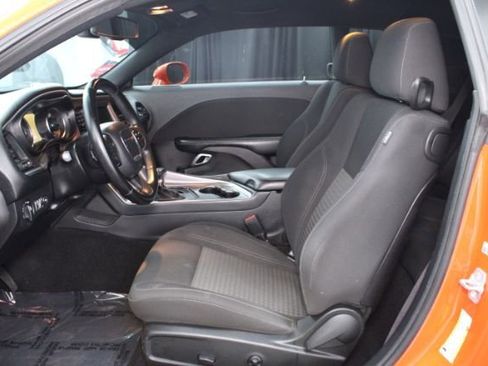 Used 2019 Dodge Challenger SXT image 14