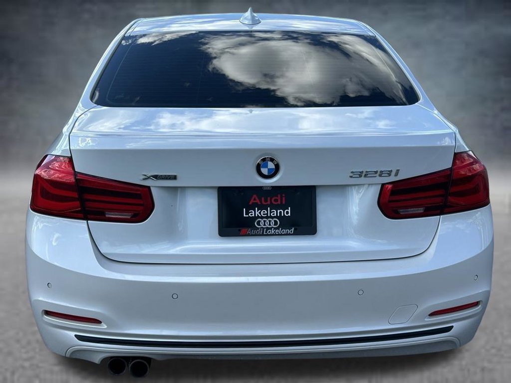 Used 2016 BMW 328i xDrive Sedan AWD/4WD image 4