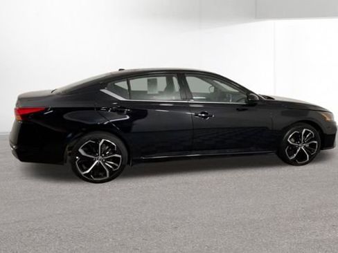 Used 2025 Nissan Altima 2.5 SR image 10