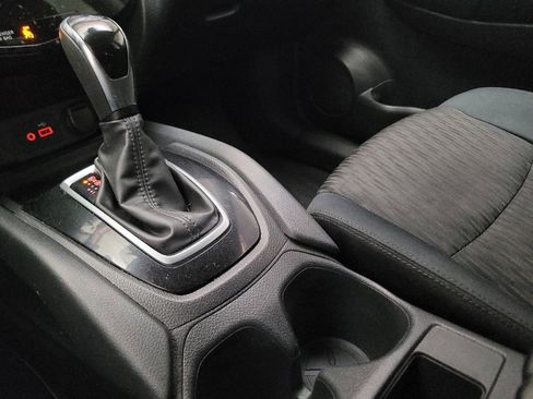 Used 2019 Nissan Rogue S FWD image 26