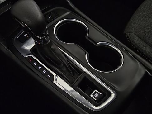 Used 2023 Chevrolet Equinox LT w/ Driver Convenience Package image 13