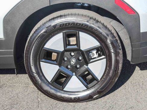 Certified 2025 Hyundai Santa Fe SEL image 8