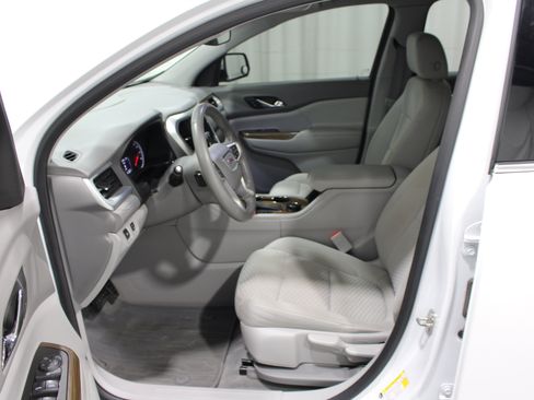 Used 2019 GMC Acadia SLE AWD/4WD image 3