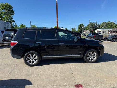 Used 2012 Toyota Highlander SE w/ Tow Pkg FWD image 5