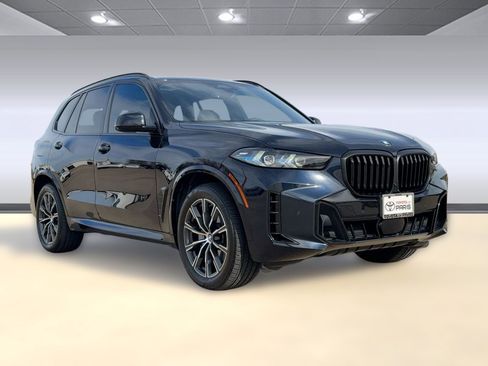 Used 2025 BMW X5 xDrive40i w/ M Sport Package image 7
