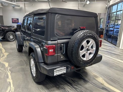 Used 2018 Jeep Wrangler Unlimited Sport S image 32