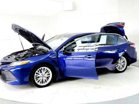 Used 2018 Toyota Camry XLE w/ Audio Package FWD image 10