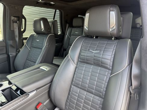 Used 2025 Cadillac Escalade V AWD/4WD image 5