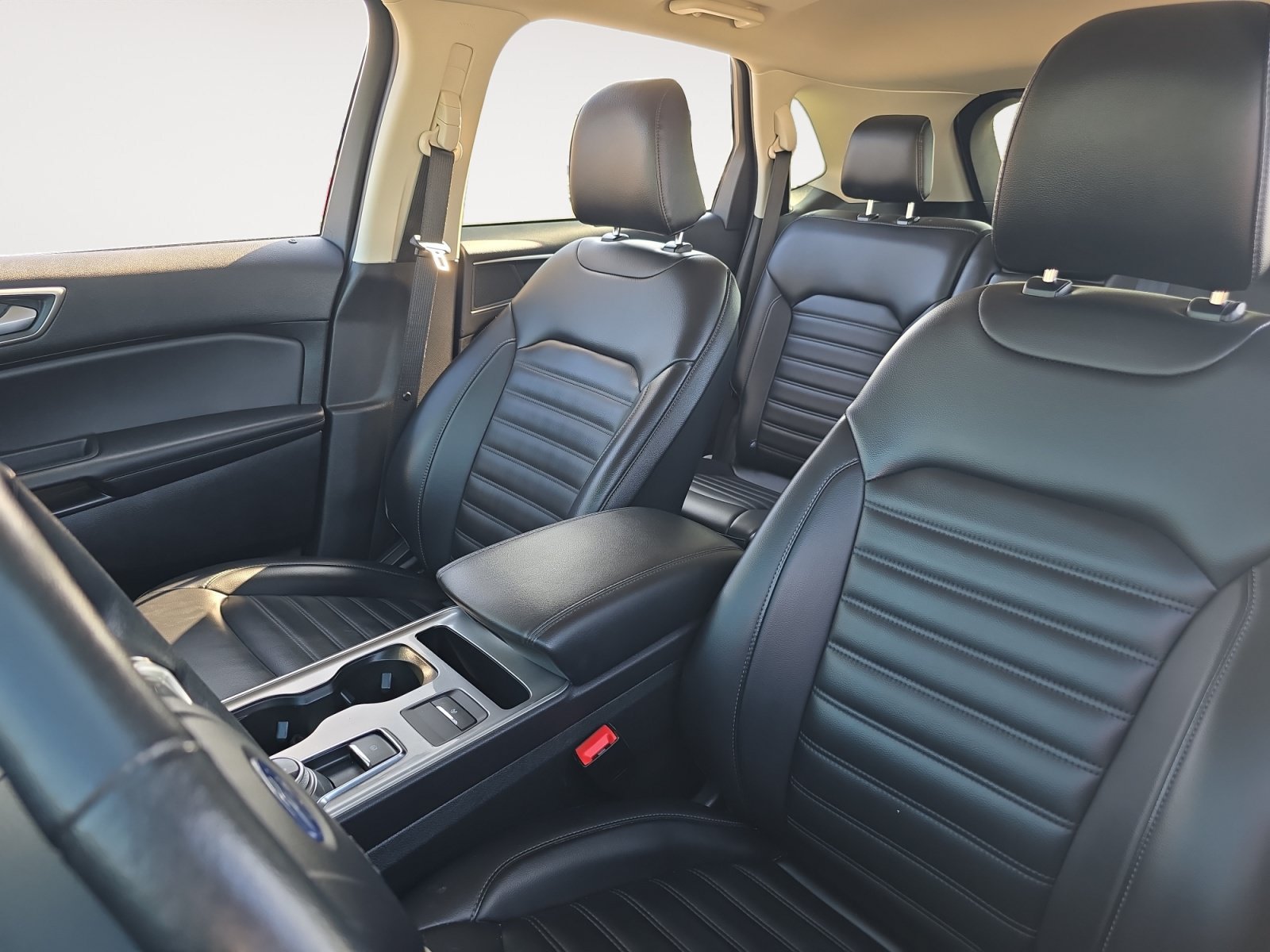 Used 2024 Ford Edge SEL AWD/4WD image 9