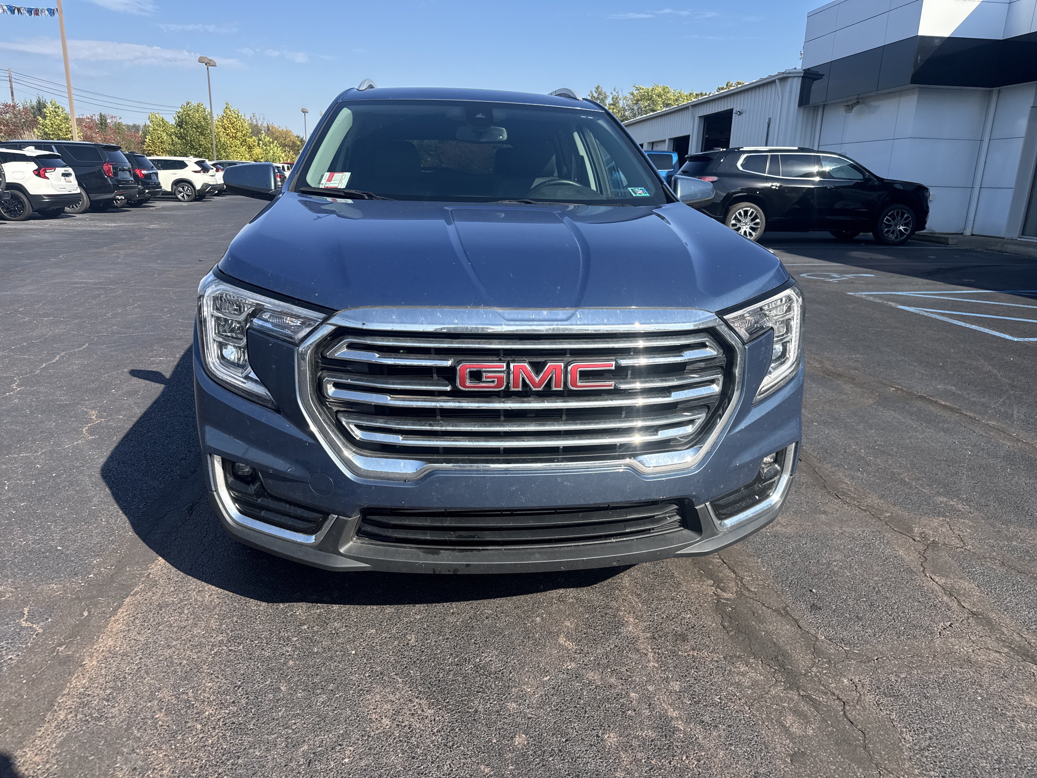 Used 2024 GMC Terrain SLT AWD/4WD image 10