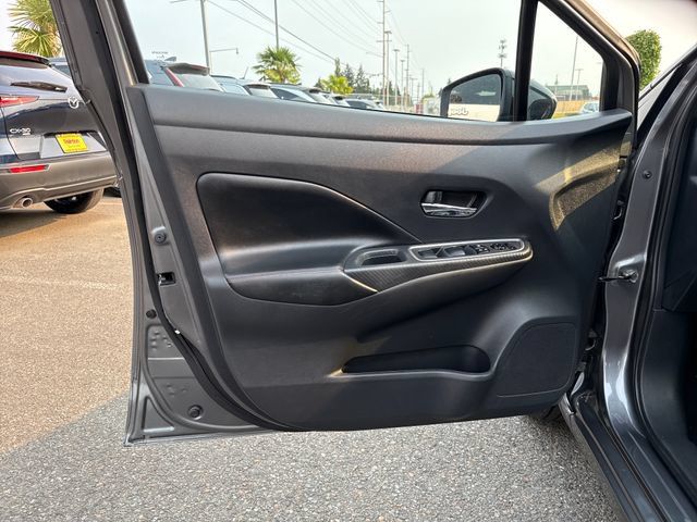 Used 2024 Nissan Versa SR FWD image 16