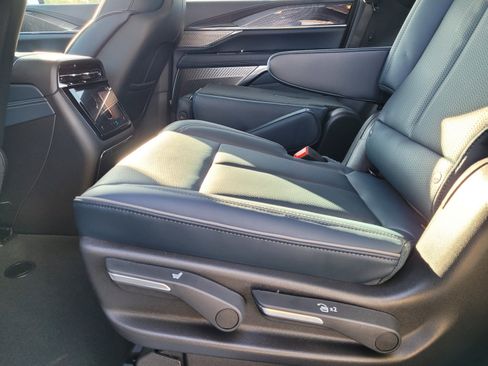 New 2025 Cadillac Escalade IQ Luxury 2 AWD/4WD image 6