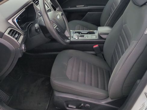 Used 2020 Ford Fusion SE image 15