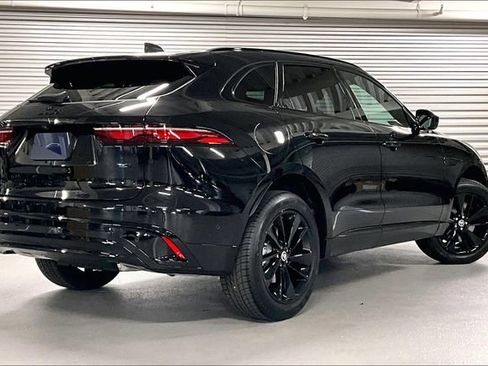 New 2026 Jaguar F-PACE R-Dynamic S image 4