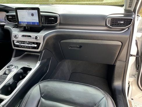 Used 2021 Ford Explorer XLT w/ Equipment Group 202A image 38
