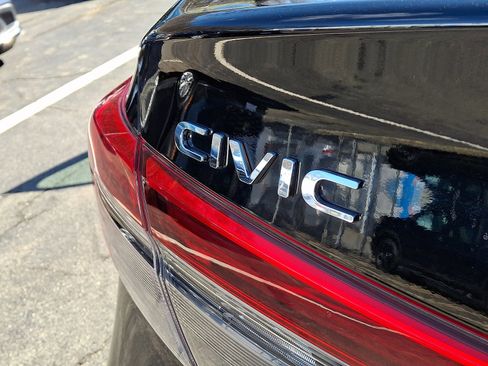 Certified 2023 Honda Civic Touring image 31