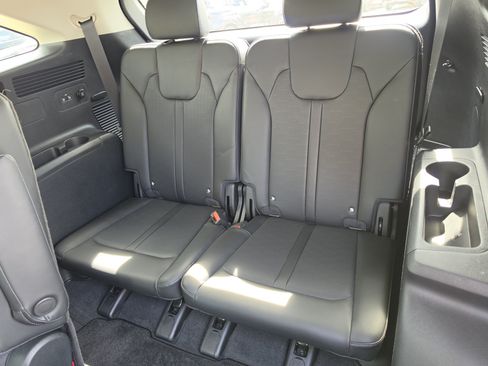 Used 2025 Kia Sorento SX AWD/4WD image 13