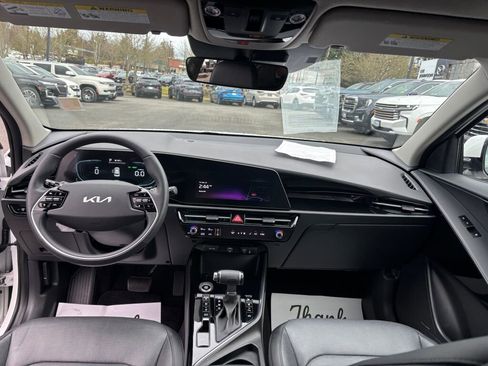 Certified 2023 Kia Niro SX image 12