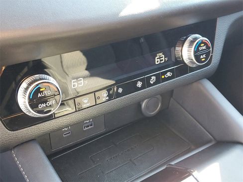 Used 2024 Mitsubishi Outlander ES image 31