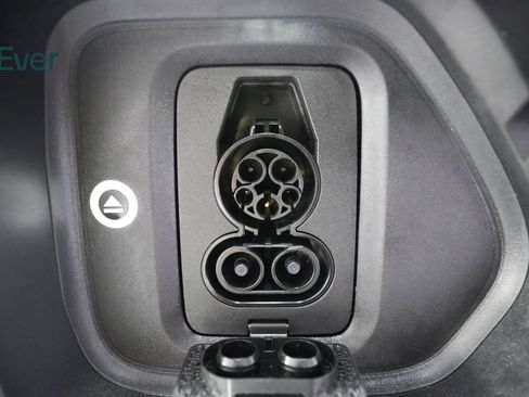 Used 2025 Rivian R1S Adventure AWD/4WD image 10