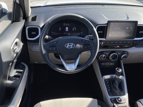 New 2026 Hyundai Venue SEL image 22