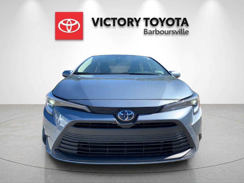 Used 2024 Toyota Corolla LE FWD image 8