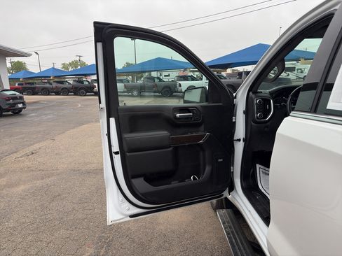 Used 2022 GMC Sierra 1500 Denali w/ Denali Premium Package AWD/4WD image 10
