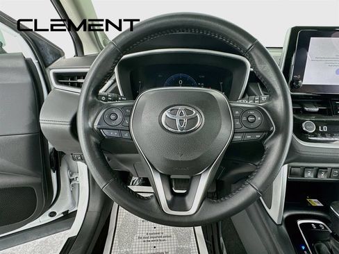 Used 2023 Toyota Corolla Cross XLE w/ Convenience Package AWD/4WD image 15
