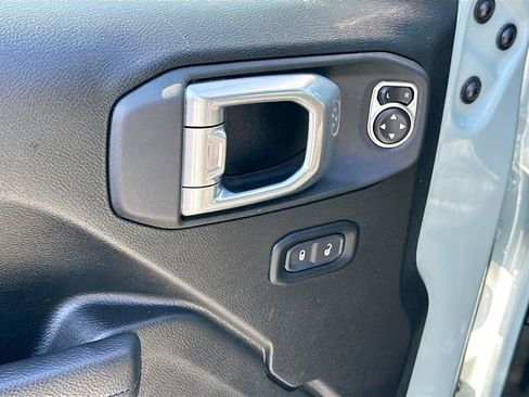 Used 2024 Jeep Wrangler Unlimited Sport AWD/4WD image 17