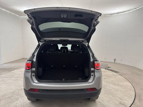 Used 2023 Jeep Compass Latitude AWD/4WD image 23