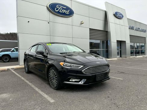 Used 2017 Ford Fusion SE w/ Fusion SE Technology Package image 1