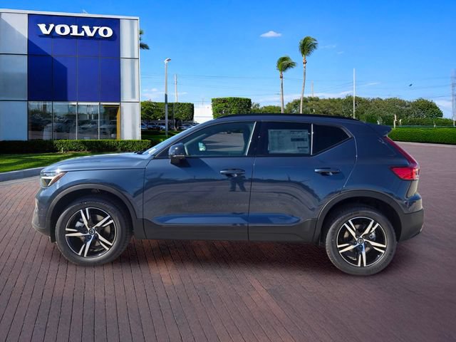 New 2026 Volvo XC40 B5 Core AWD/4WD image 4