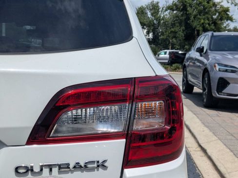 Used 2019 Subaru Outback 2.5i Limited AWD/4WD image 14