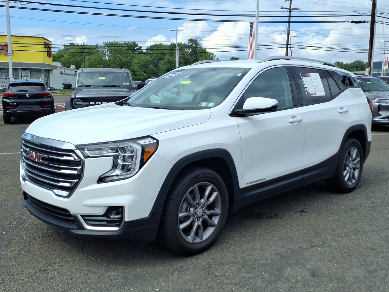 Used 2023 GMC Terrain SLT AWD/4WD image 8