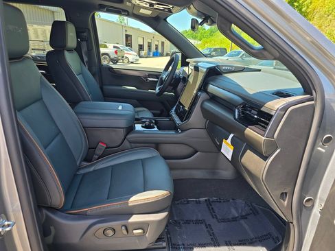 New 2026 GMC Yukon AT4 w/ AT4 Premium Package AWD/4WD image 28