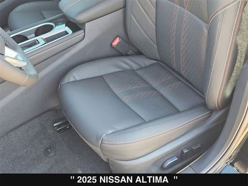 New 2025 Nissan Altima 2.5 SR image 16
