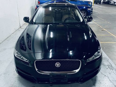 Used 2019 Jaguar XE Prestige RWD image 12