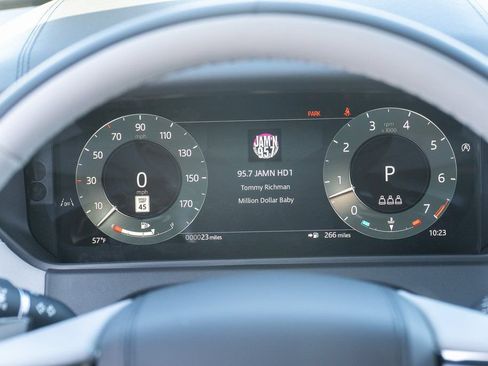 Used 2026 Land Rover Range Rover Velar Dynamic SE AWD/4WD image 14
