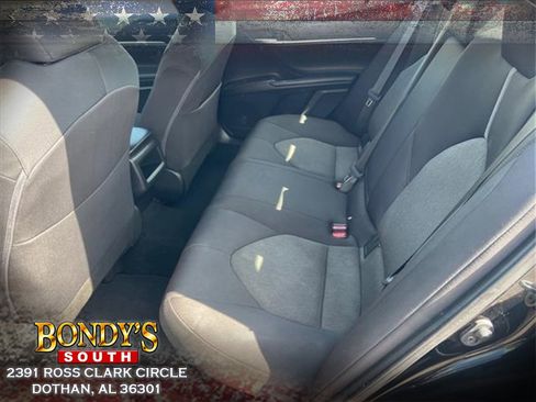 Used 2022 Toyota Camry LE image 11